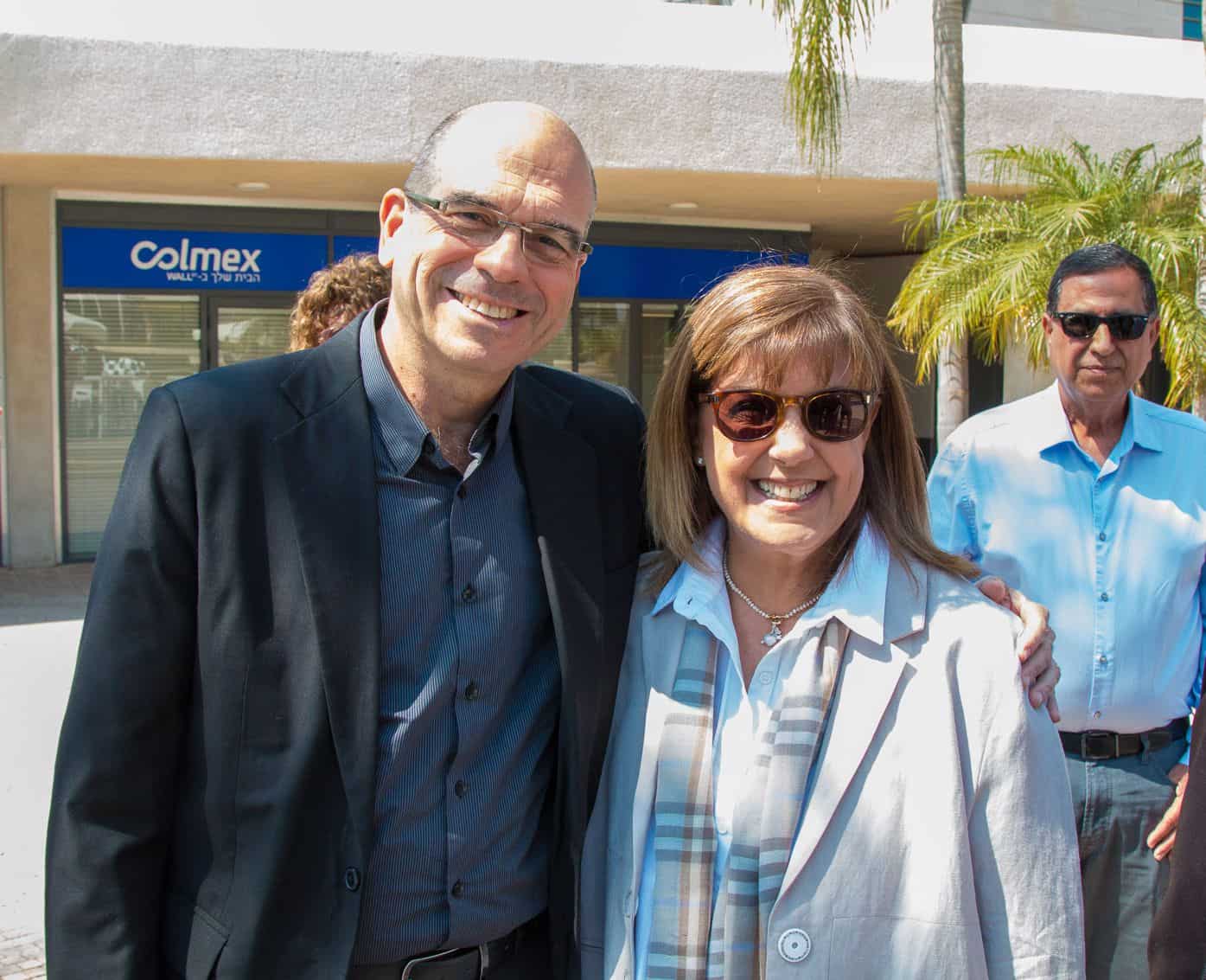 מס. 5 - ליאורה עופר ואיציק ברוורמן ראש העיר פתח תקווה.