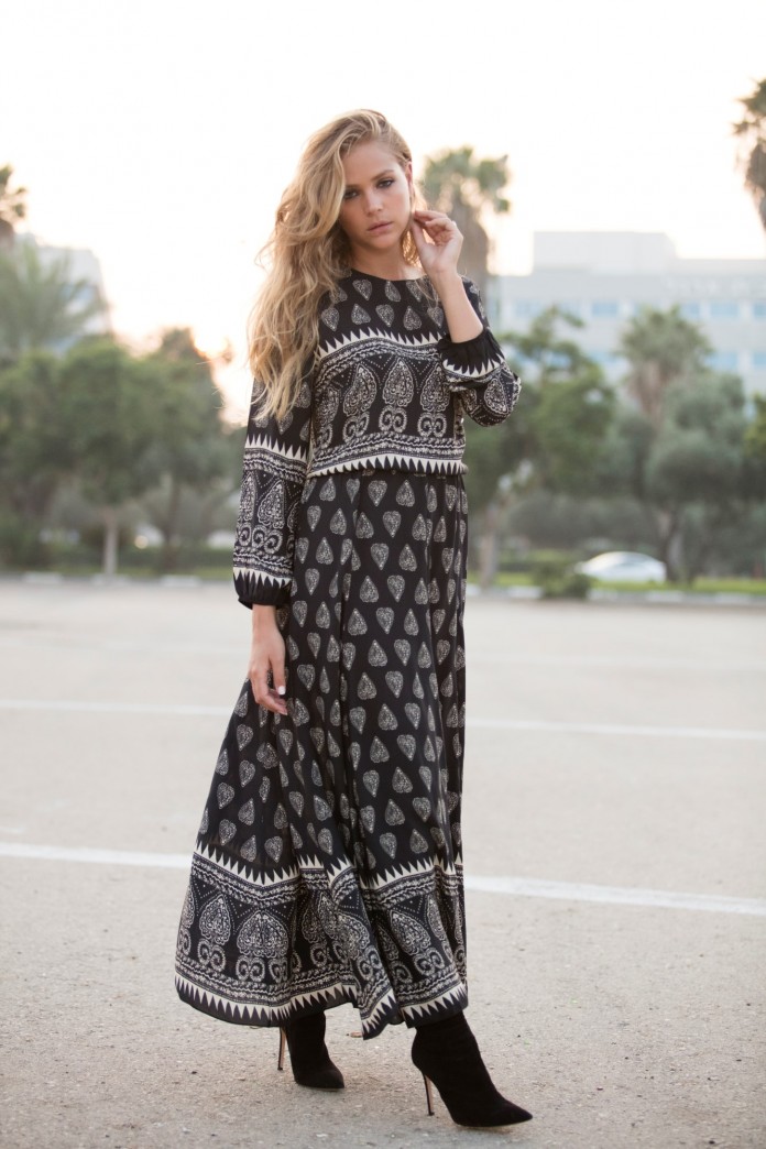 גולברי מחיר שמלה 399.90 שח תיק 219.90 שח צילום יניב אדרי  (2)