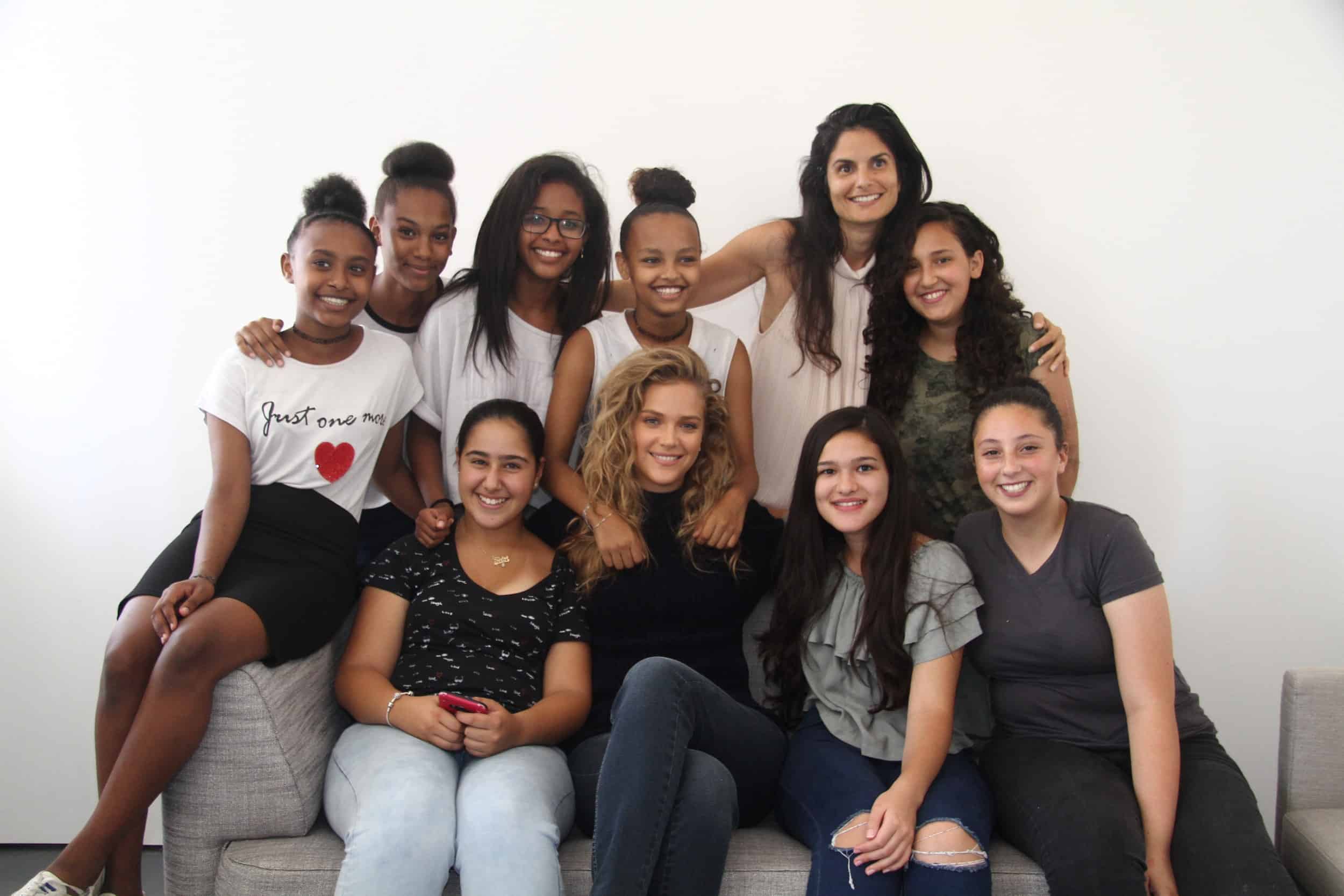 אסתי גינבורג ורותם שחבר מנכלית עמותת שניר ובנות העמותה (1)