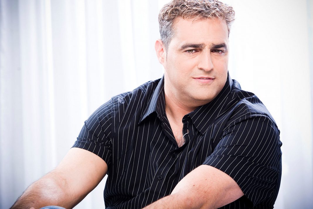 דורון פסקינו, בעלים של רשת פתרונות שיער דורון פסקינו, צלם דורון חגאי