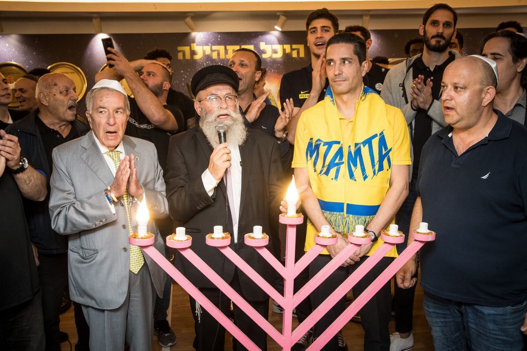 הדלקת חנוכייה קרדיט צילום ספי מגריזו פטור מתשלום