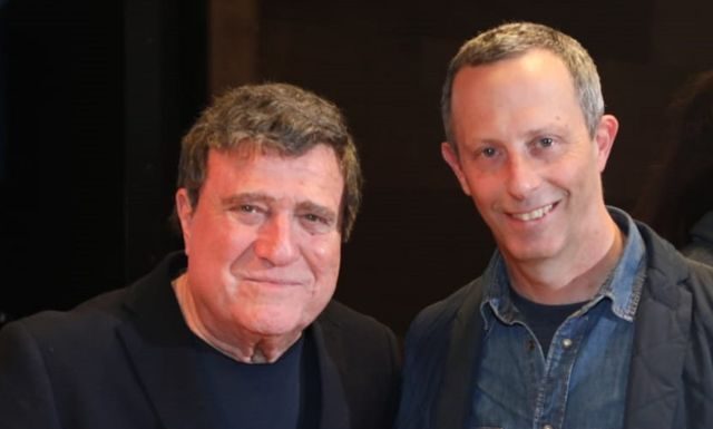 הטריבונה – רכילות עיסקית