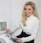 דר להבית אקרמן מומחית לרפואת עור צילום אלון שפרנסקי (8)