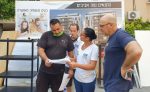 עמי גולן מנהל הייזום בחברת ראדקו ביחד עם רלי צין סמנכלית עמותת אח גדול ומתנדבים בפרטעיקט התנאים של חברת ראדקו