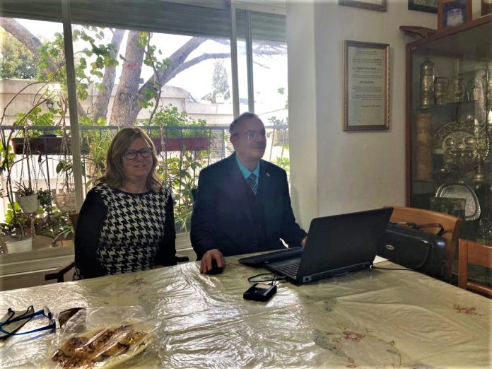 הרשקוביץ ואשתו. תמונה מחוץ לכתבה