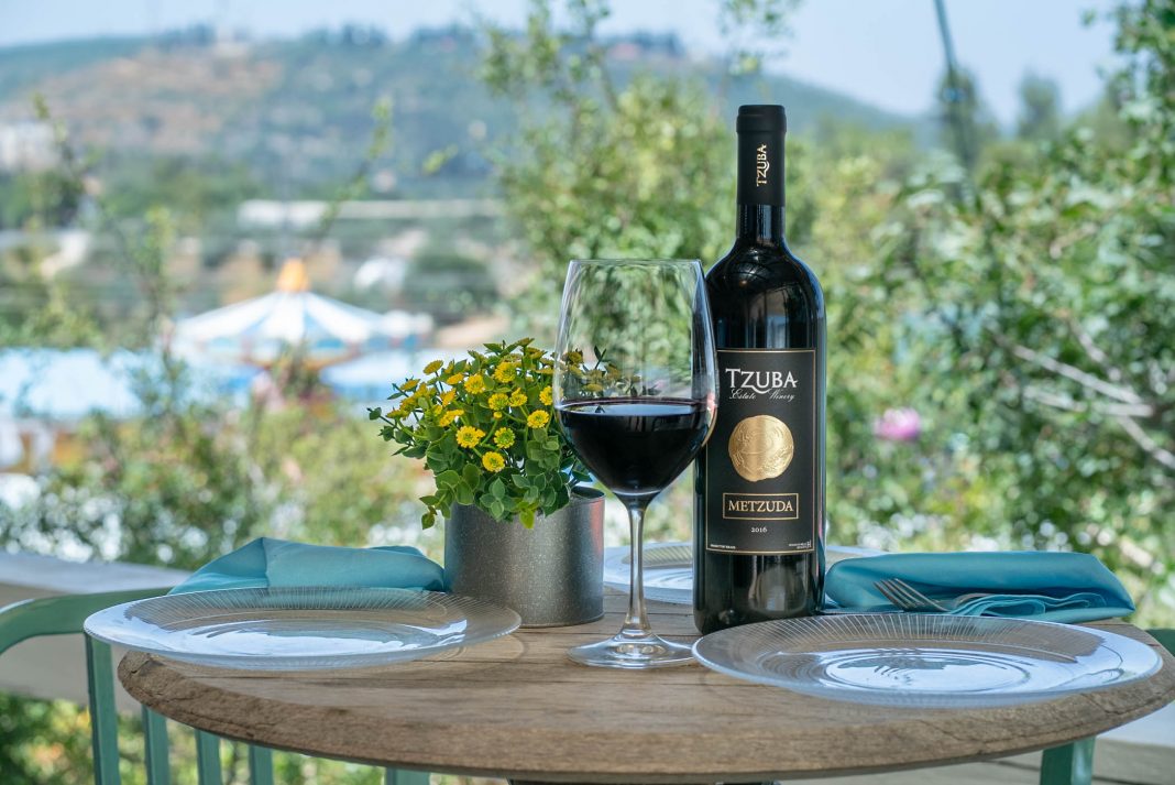 חברת אנוטקה המפיצה הרשמית של יקב צובה מציגה יינות לחג הפסח צילום שיווק צובה