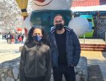 ניב רסקין באתר החרמון לצד מיקי ענבר צ. אתר החרמון