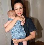 נלי תגר ובתה תמרה על סט הצילומים לפרסומת של המותג ניקול. קרדיט- אביב חופי (9)