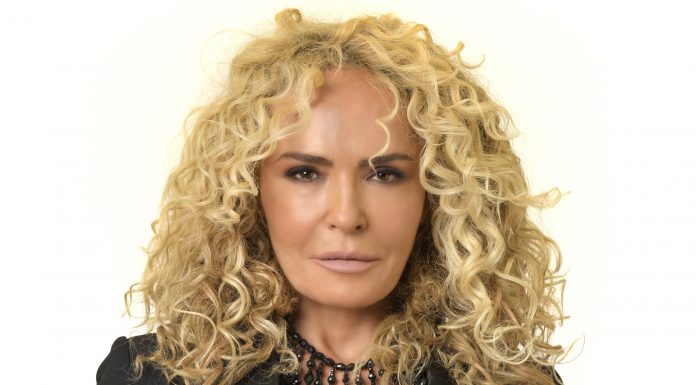 חוזרת אל הכפר