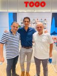 מימין מאיר נג'יבי בן דבש ובני רחמני בפתיחת סניף טו גו צילום שלומי ברק_ (002)