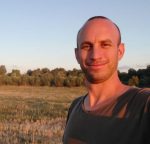 יעקב ערמון מנהל המחקר והפיתוח של חקלאי גרנות צילום עצמי (002)