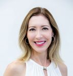 סיון רז סמנכל אסטרטגיה ותקשורת קרדיט צילום אלה פאוסט (002)