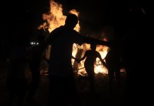 ל"ג בעומר – בת"א לא הדליקו מדורות אך בערי הלווין חגגו באש וריקודים