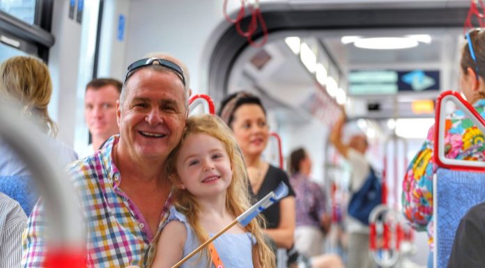 הקו האדום של הרכבת הקלה נפתח – היינו שם ביום הראשון והתרגשנו