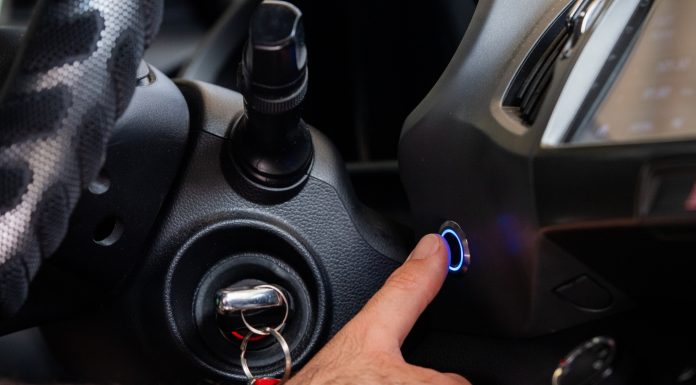 סוף עידן הקודניות ברכב- קוברה משיקה את Cobra Biometric ID מערכת הנעה בטביעת אצבע