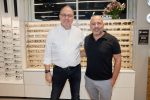 גל שרון, מנהל תחום האופטיקה ודני לוזון משנה למנכל סופר-פארם. קרדיט שוקה כהן