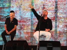 מהלב השותת לשער הרחמים: המופע של אברי גלעד דוד ד'אור הוא טקס הריפוי של ישראל המדממת