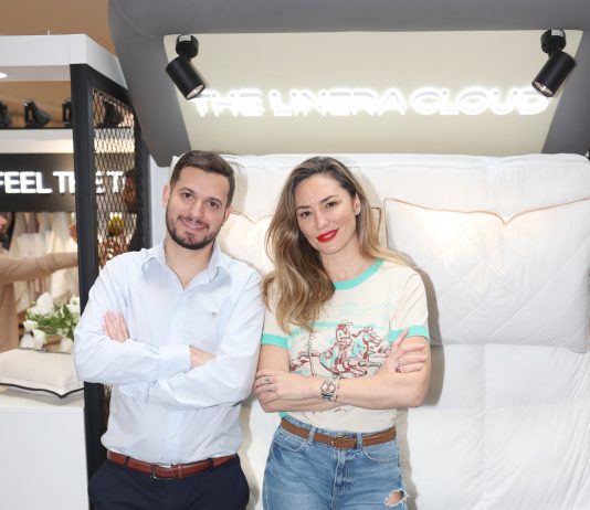 הטריבונה על שם בלה דיאמנט ז״ל