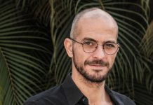 ערן הולנדר מציג: ״ארלוזורוב 17״